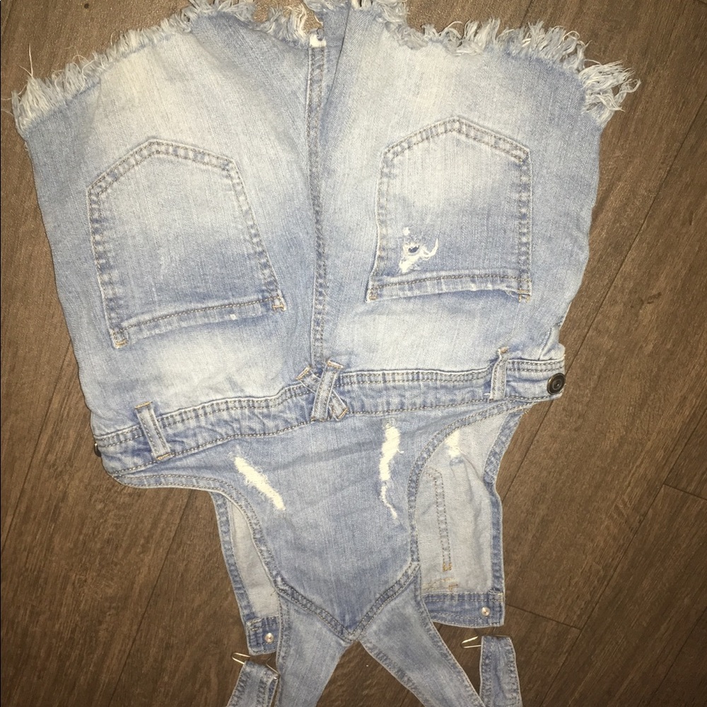 Jean romper - Picture 2 of 6
